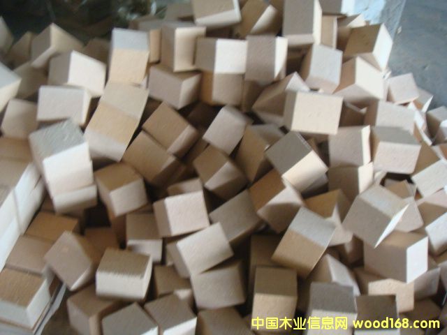 特厚刨花板托盤腳（最厚１00ＭＭ） 的詳細(xì)介紹