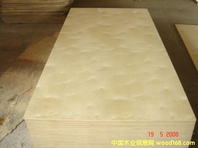 點擊查看樺木CC膠合板放大圖片