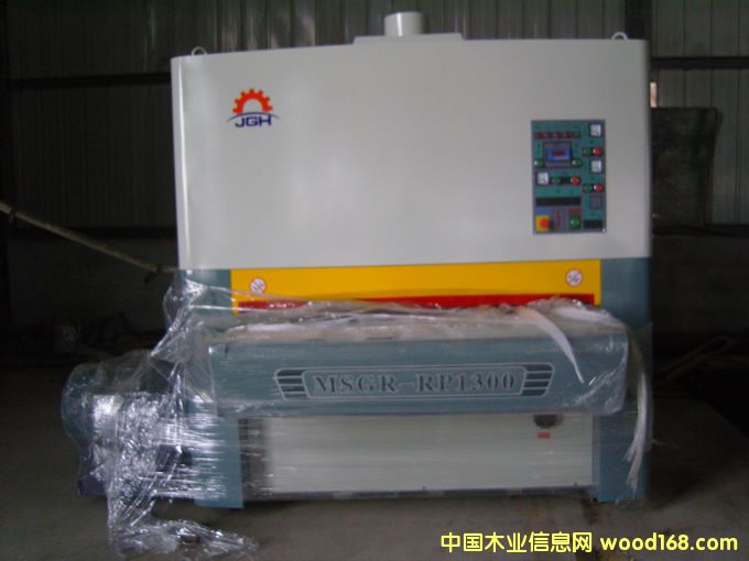 青島金桂豪砂光機