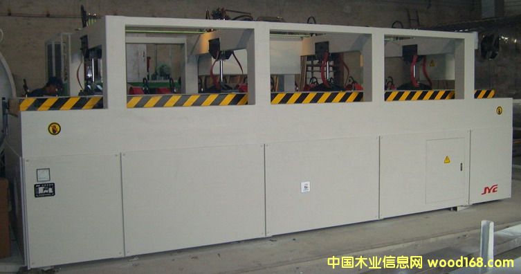 超長(zhǎng)自動(dòng)高頻動(dòng)拼板機(jī)的詳細(xì)介紹